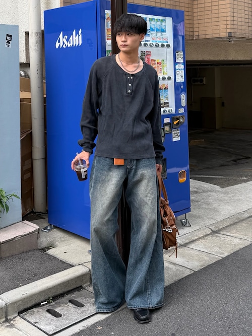 「ANDER HUNK(アンダーハンク)のMetal Henry neck Thermal / メタルヘンリーネックサーマル(Tシャツ/カットソー)」を使った、中村瑞輝(みずきち)さん(メンズ・176cm)の秋コーディネート