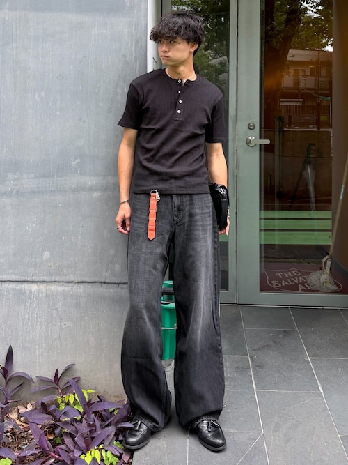 「SINSS(シンス)のRib henley HS T-shirt / リブヘンリーショートスリーブTシャツ(Tシャツ/カットソー)」を使った、中村瑞輝(みずきち)さん(メンズ・176cm)の夏コーディネート
