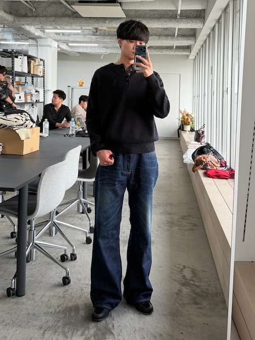 「SINSS(シンス)のWashable henley knit / ウォッシャブルヘンリーニット(ニット/セーター)」を使った、中村瑞輝(みずきち)さん(メンズ・176cm)の秋コーディネート