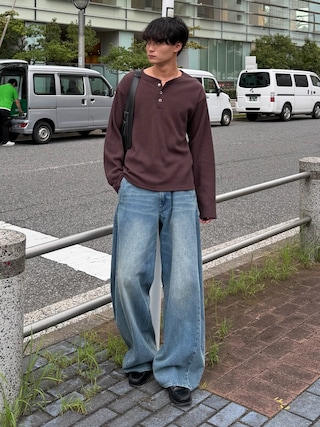 「CLEL(クレイル)の【CLEL】Functionary Thermal Henley Neck T-Shirt / ファンクショナリー サーマルヘンリーネックTシャツ(ロンT)(抗菌防臭/吸水速乾)(Tシャツ/カットソー)」を使った、中村瑞輝(みずきち)さん(メンズ・176cm)の秋コーディネート