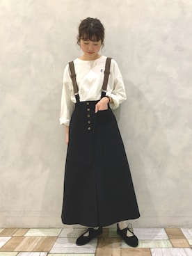「POU DOU DOU（プードゥドゥ）のサスペンダー付きボタンフライスカート（スカート、ブラック系）」を使った、kondoさん（レディース・156cm）の秋コーディネート