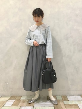 「POU DOU DOU（プードゥドゥ）のボックスプリーツスカート（スカート、グレー系）」を使った、kondoさん（レディース・156cm）の秋コーディネート