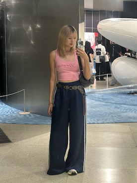 「ピンク」｜「アイテム（スウェットパンツ）」を使った、すみなさん（レディース・171cm・20代）の秋コーディネート