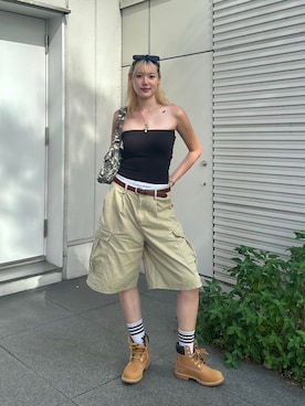 「アイテム（チューブトップ）」を使った、すみなさん（レディース・171cm）の秋コーディネート