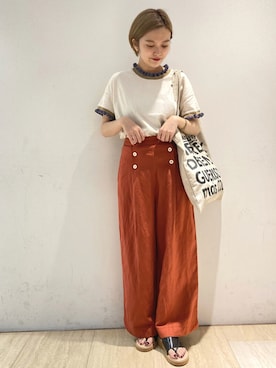 「POU DOU DOU（プードゥドゥ）のリネンレーヨンマリンパンツ（その他パンツ、オレンジ系）」を使った、kato さん（レディース・157cm）の夏コーディネート