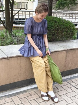 「POU DOU DOU（プードゥドゥ）のシアーコットンティアードブラウス（シャツ/ブラウス、ブルー系）」を使った、kato さん（レディース・157cm）の夏コーディネート