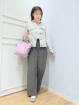 「SHOO・LA・RUE（シューラルー）の【SHOO・LA・RUE DENIM】大人のための ノーカラーデニムジャケット（デニムジャケット、グレー系）」を使った、miomioさん（レディース・157cm）の春コーディネート