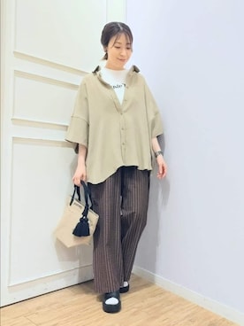 「SHOO・LA・RUE（シューラルー）の【洗濯後しわになりにくい/体型カバー】大人の抜け感 ポンチョ風ゆったりカラーシャツ（シャツ/ブラウス、ベージュ系）」を使った、miomioさん（レディース・157cm）の春コーディネート