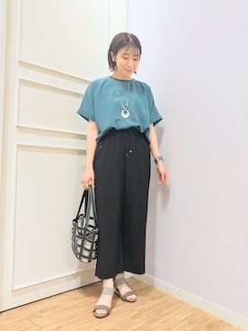 「SHOO・LA・RUE（シューラルー）の【ひんやり/着丈選べる/体型カバー】洗濯後しわになりにくい さらさらドルマンブラウス（シャツ/ブラウス、グリーン系）」を使った、miomioさん（レディース・157cm）の夏コーディネート