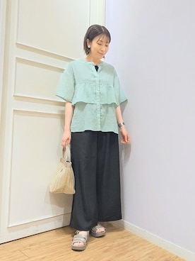 「SHOO・LA・RUE（シューラルー）のフロントフリル シアーワッシャーブラウス（シャツ/ブラウス、グリーン系）」を使った、miomioさん（レディース・157cm）の夏コーディネート