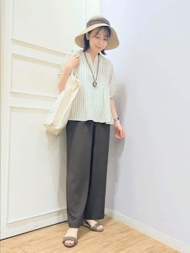 「SHOO・LA・RUE（シューラルー）の【洗濯後しわになりにくい/S-LL/インせず着られる】麻調5分袖ペプラムスキッパーブラウス（シャツ/ブラウス、ベージュ系）」を使った、miomioさん（レディース・157cm）の春コーディネート