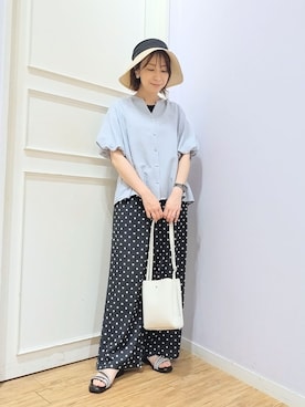 「SHOO・LA・RUE（シューラルー）の【S-LL/洗濯機可】バルーンスリーブ　キーネックブラウス（シャツ/ブラウス、ブルー系）」を使った、miomioさん（レディース・157cm）の夏コーディネート
