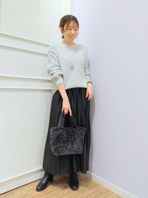 セール】微光沢で華やか レザー調プリーツスカート（スカート）｜Cutie