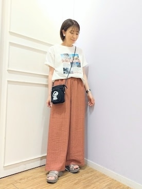 「SHOO・LA・RUE（シューラルー）の【洗濯機可/選べる5色】ウエスト総ゴムでらくちん シボシボイージーワイドパンツ（その他パンツ、オレンジ系）」を使った、miomioさん（レディース・157cm）の夏コーディネート