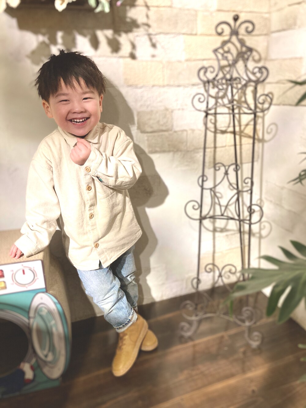 「あけましておめでとうございます！、休日コーデ、お正月、新年一発目、キッズコーデ、カジュアル、スニーカー、冬のコーデ、NIKE」｜「ZARAのアイテム（シャツ/ブラウス、ベージュ系）」を使った、ｋａｎａｔａさん（キッズ・100cm）の冬コーディネートの1枚目の写真