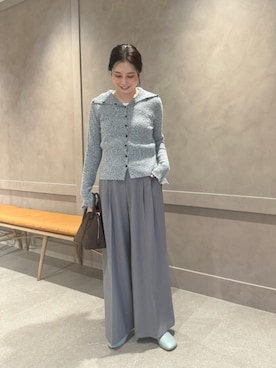 「アイテム（スラックス、グレー系）」を使った、taniai_hさん（レディース・162cm）の秋コーディネート