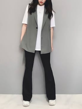 「スリット」｜「アイテム（セットアップ）」を使った、𝐲𝐮_𝐦𝐢𝐧さん（レディース・162cm）の秋コーディネート