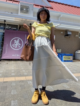 「NIKE（ナイキ）のアイテム（スニーカー、イエロー系）」を使った、堀井可奈さん（レディース・164cm）の夏コーディネート