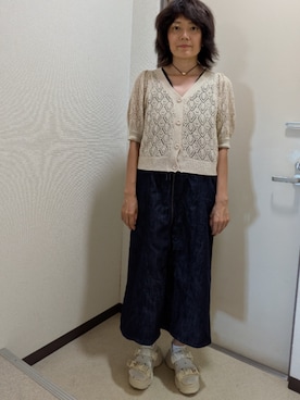 「INGNI（イング）のアイテム（カーディガン/ボレロ、ベージュ系）」を使った、堀井可奈さん（レディース・164cm）の夏コーディネート