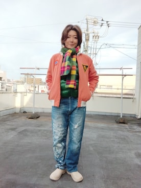「アイテム（スタジャン、オレンジ系）」を使った、🤕さん（レディース・164cm）の冬コーディネート