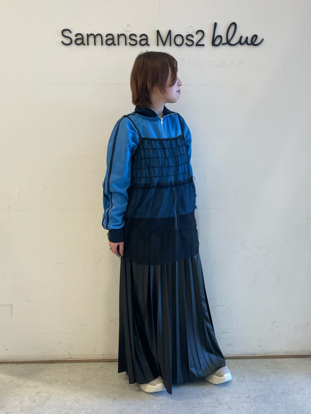 「春服コーデ、ジャージ、低身長コーデ、ehka sopo」｜「ehka sopoのトラックジャケット（ノーカラージャケット、ブルー系）」を使った、オオツカさん（レディース・149cm）の春コーディネートの1枚目の写真