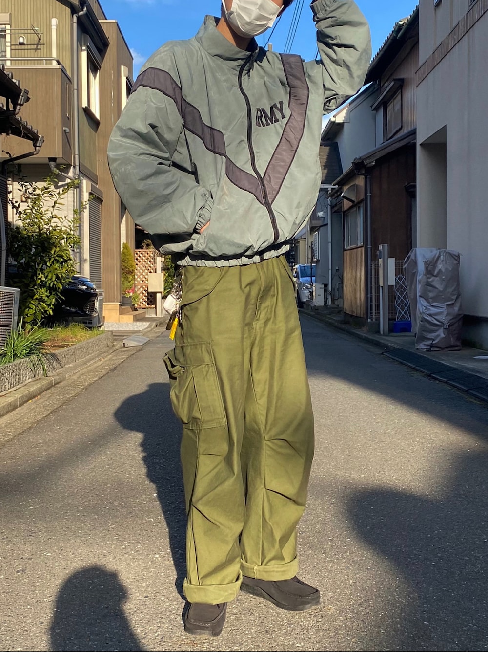「カジュアルコーデ、春アウター、アメカジ、今日のコーデ、グリーン、古着、古着MIX」｜「古着のアイテム（ミリタリージャケット、グレー系）」を使った、gurekanta0919さん（メンズ・173cm）の春コーディネートの1枚目の写真