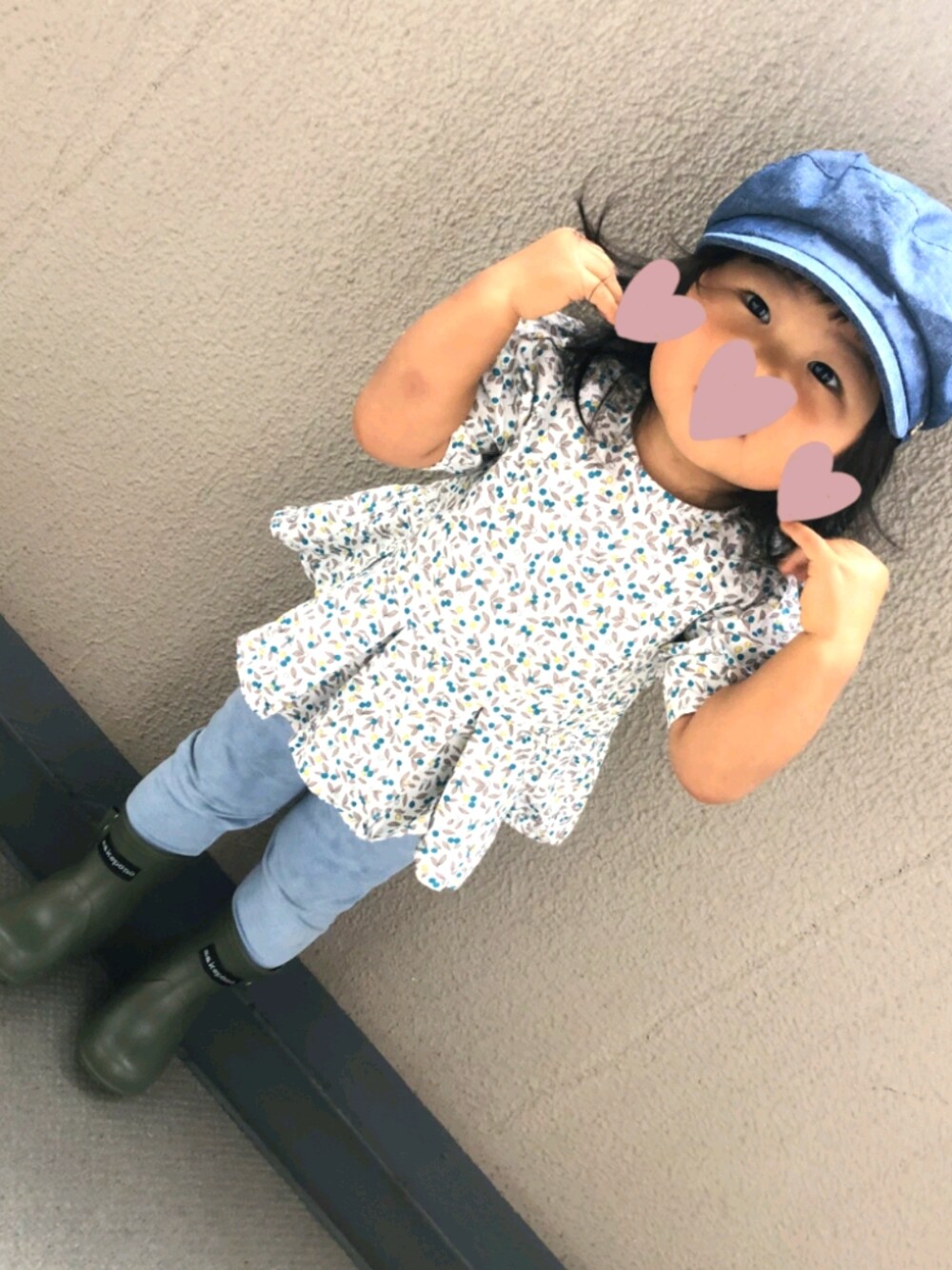 「おんなのこ、1歳、長靴、女の子」｜「petit mainのアイテム（シャツ/ブラウス、ホワイト系）」を使った、にゃにゃ@２歳さん（キッズ・90cm）の秋コーディネートの1枚目の写真