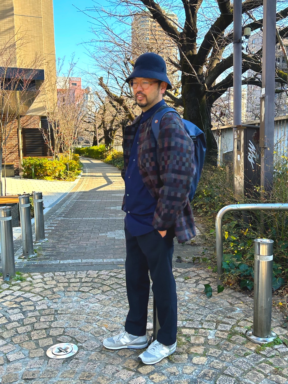 「BEAMSのアイテム（ハット、ブルー系）」を使った、yoheiさん（メンズ・172cm）の冬コーディネートの1枚目の写真