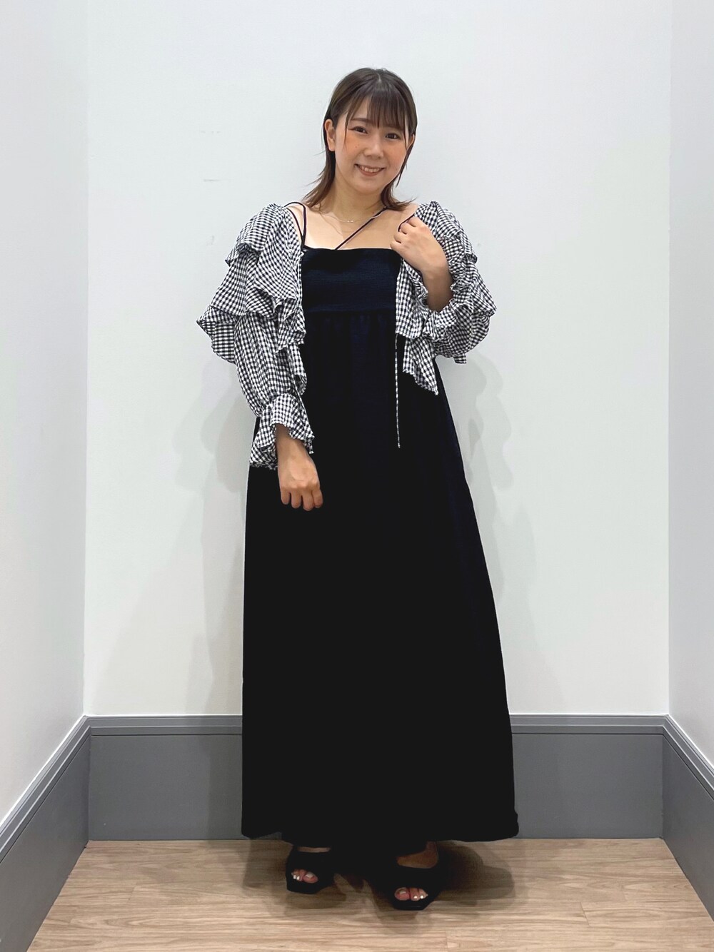 「このスタイルがお気に入り、大人コーデ、楽チンコーデ、オトナ女子、お洒落さんとつながりたい、低身長、大人かわいい、低身長コーデ、LOWRYS FARM」｜「LOWRYS FARMのポコポコキャミワンピース　189533（ワンピース、ブラック系）」を使った、よこさんさん（レディース・153cm）の夏コーディネートの1枚目の写真