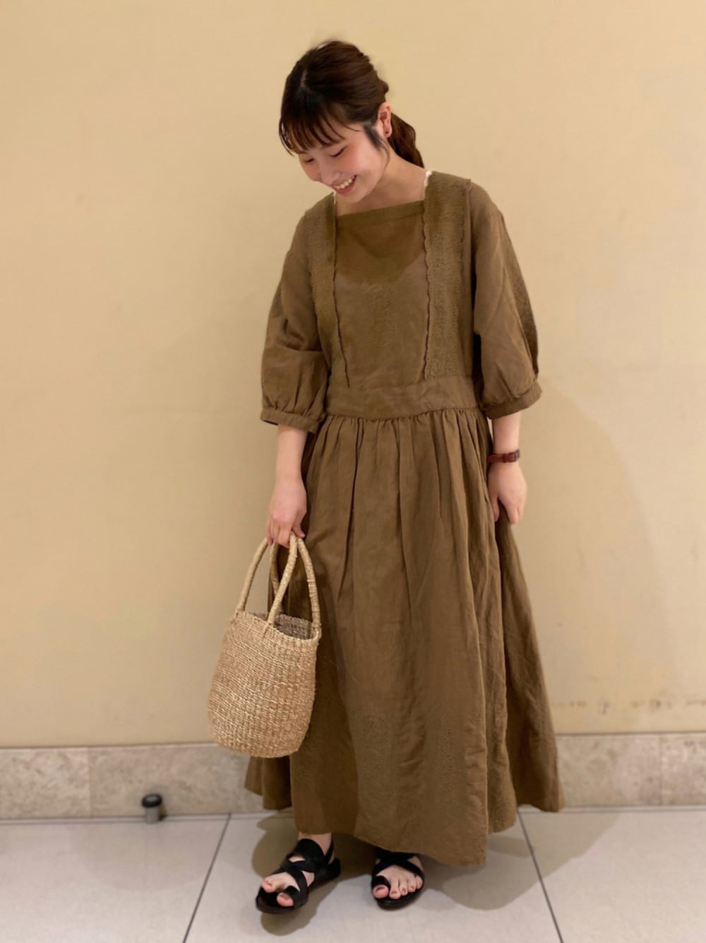 「夏コーデ、低身長、今日のコーデ、おしゃれさんと繋がりたい、サマンサ モスモス(Samansa Mos2)、Samansa Mos2、TSUHARU by Samansa Mos2」｜「TSUHARU by Samansa Mos2のレザークロスベルトサンダル（サンダル、ブラック系）」を使った、おのさん（レディース・148cm）の夏コーディネートの1枚目の写真
