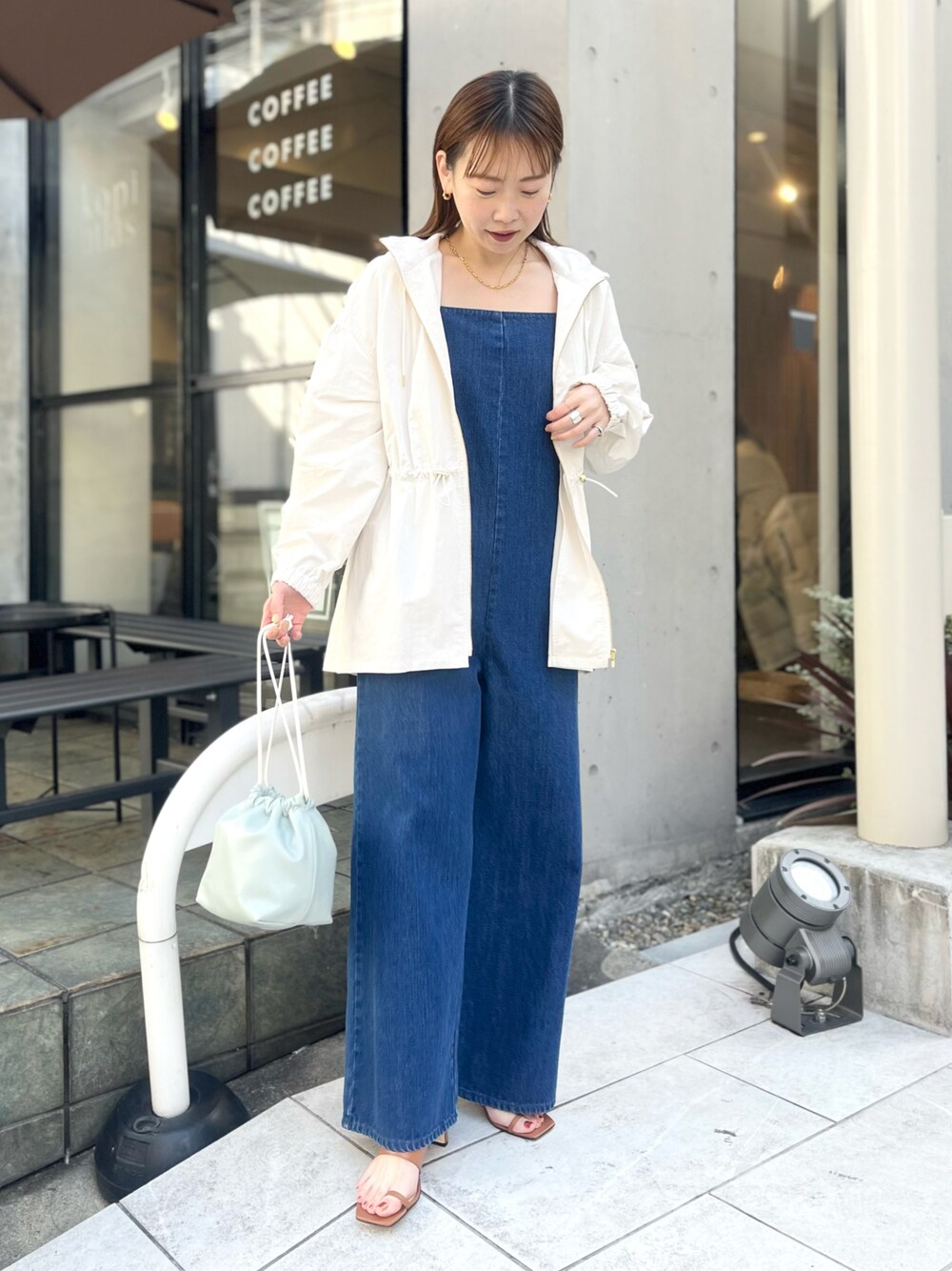 デニムベアトップオールインワンを使った人気ファッション
