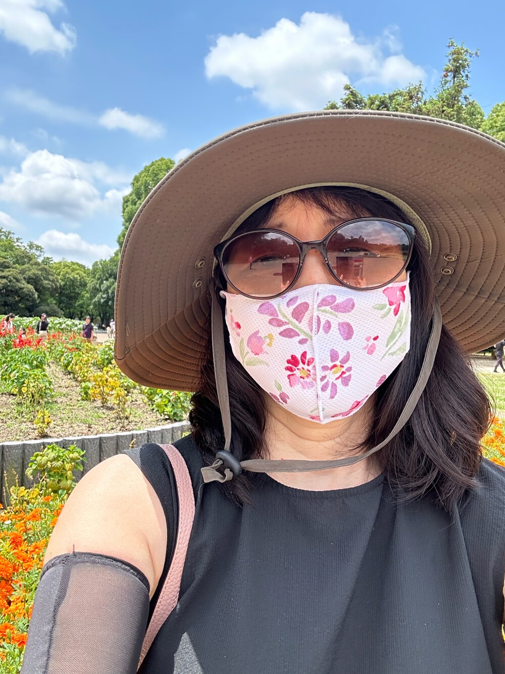 「夏コーデ、大人コーデ、今日のコーデ、オトナカジュアル、シンプルスタイル、低身長女子」｜「無印良品の乾きやすいブロードキャミソールワンピース（ワンピース、ブラック系）」を使った、Misa【相互フォロー】さん（レディース・149cm）の夏コーディネートの1枚目の写真
