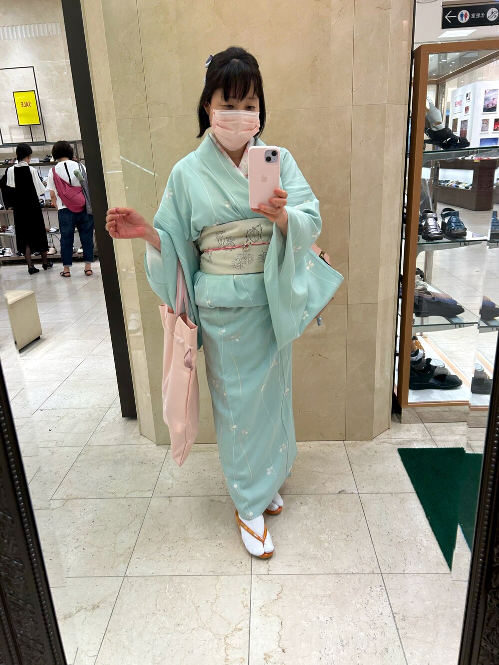 つきもと着物 misaです。 数日前の キモノアール首藤 @kimonoir2021 の 仕事着物 ・ 黒くない日