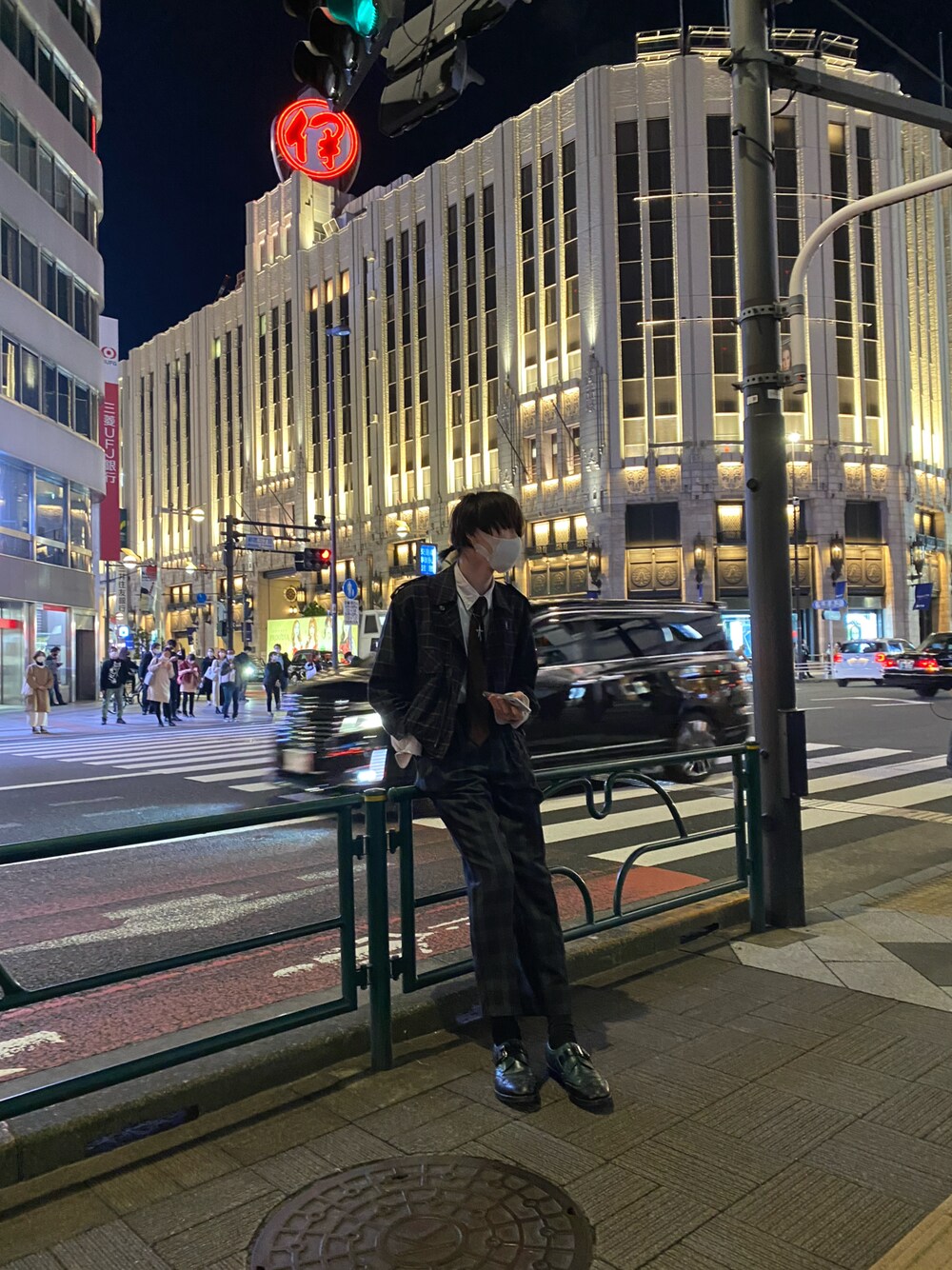 「wearhalloween2021、秋のコーデ、おしゃれさんと繋がりたい、チェック、チェックパンツ、チェックオンチェック、革靴、お洒落さんとつながりたい、モノトーンコーデ、ブルゾン、服飾学生、新宿、マッシュ、ウルフカット、ネクタイ」｜「Yves Saint Laurentのアイテム（ブルゾン、グリーン系）」を使った、𝒦さん（メンズ・183cm）の秋コーディネートの1枚目の写真