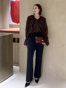 「ROPE'（ロペ）の【J'aDoRe・一部店舗限定サイズ】2WAYラッフルフリルブラウス(襟取り外し可能 )/イージーケア（シャツ/ブラウス、ブラウン系）」を使った、YUIさん（レディース・161cm）の秋コーディネート