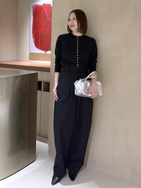 「ROPE'（ロペ）の【J'aDoRe・一部店舗限定サイズ】メリノウールパールボタンカーディガン/アンサンブル対応・イージーケア（カーディガン/ボレロ、ブラック系）」を使った、YUIさん（レディース・161cm）の秋コーディネート