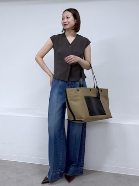 「ROPE'（ロペ）のテンセルデニムストレートワイドパンツ/イージーケア・セットアップ対応（デニムパンツ、ブルー系）」を使った、YUIさん（レディース・161cm）の春コーディネート