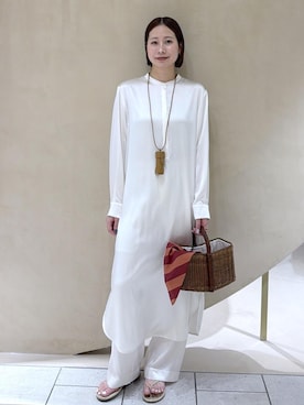 「ADAM ET ROPE'（アダムエロペ）の【PFT】Lip Charm（キーホルダー、ベージュ系）」を使った、YUIさん（レディース・161cm）の春コーディネート