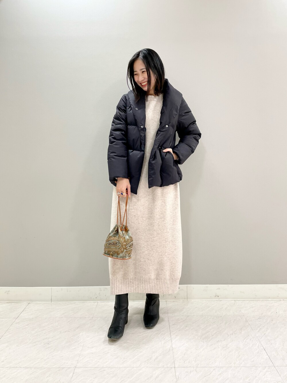 新品タグ付きロペ ワンピース 接結ニットクルーネックワンピース
