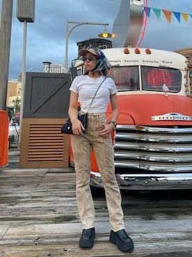 「アイテム（デニムパンツ、ベージュ系）」を使った、kimieさん（レディース・152cm）の秋コーディネート