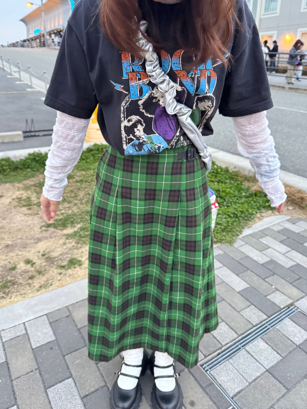 「今日のコーデ、カラーコーデ、ライブ」｜「UNISON SQUARE GARDENのアイテム（Tシャツ/カットソー、ブラック系）」を使った、ぴさん（レディース・151cm）の春コーディネートの1枚目の写真