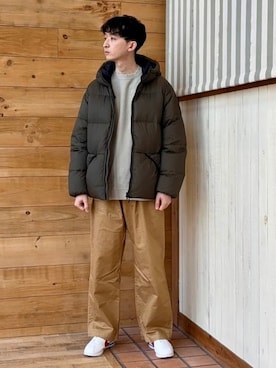 「オリーブ」｜「アイテム（スウェット）」を使った、B:MING by BEAMS MENさん（メンズ・176cm）の冬コーディネート