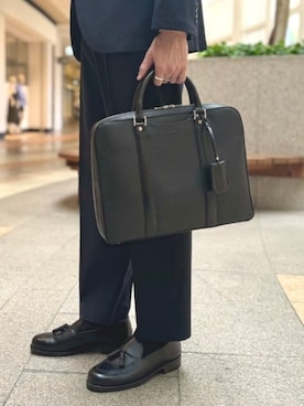 「アイテム（ビジネスバッグ）」を使った、B:MING by BEAMS MENさん（メンズ・175cm）の秋コーディネート