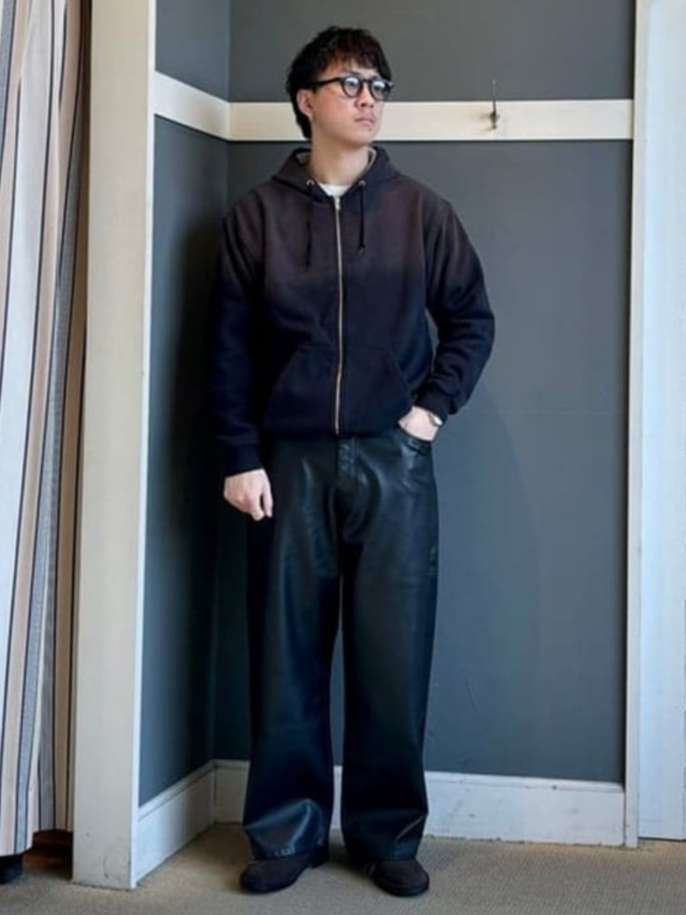 【BLACK】【別注】AIRTOWNE MILLS / フェード ジップ パーカー B:MING by BEAMS（ビーミングバイビームス）の「【別注】AIRTOWNE