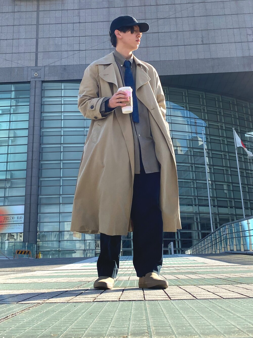 「今日のコーデ、大人カジュアル、オトナカジュアル、シンプル、きれいめカジュアル、春アウター、春コーデ、シャツスタイル、キャップ、ストリートMIX、古着コーデ、プチプラ、プチプラコーデ、おしゃれさんと繋がりたい、お洒落さんとつながりたい」｜「UNIQLOのトレンチコート（トレンチコート、ベージュ系）」を使った、りょう(ちょっと間おやすみ中！！)さん（メンズ・170cm）の冬コーディネートの1枚目の写真