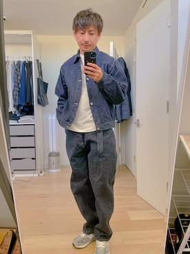 「COMOLI（コモリ）のアイテム（デニムパンツ、ブルー系）」を使った、fumiさん（メンズ・176cm）の冬コーディネート