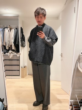 「YOKE（ヨーク）のアイテム（ニット/セーター、ブラック系）」を使った、fumiさん（メンズ・176cm）の春コーディネート