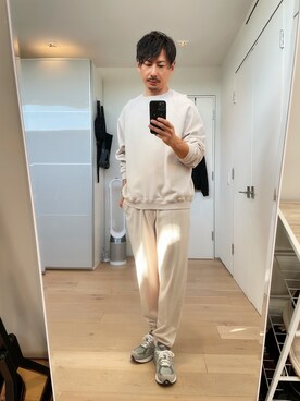 「AURALEE（オーラリー）のアイテム（スウェット、ホワイト系）」を使った、fumiさん（メンズ・176cm）の春コーディネート