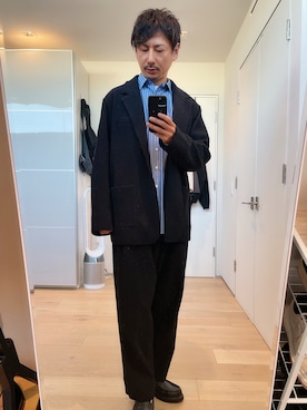 「stein（シュタイン）のアイテム（スラックス、ブラック系）」を使った、fumiさん（メンズ・176cm）の春コーディネート