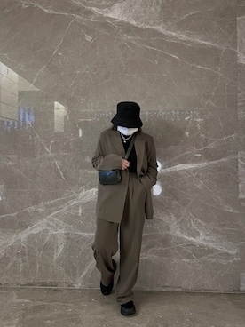 「HOKA（ホカ）のホカ HOKA ボンダイ7 ワイド BONDI 7 WIDE（スニーカー）」を使った、chiennnさん（レディース・155cm）の冬コーディネート